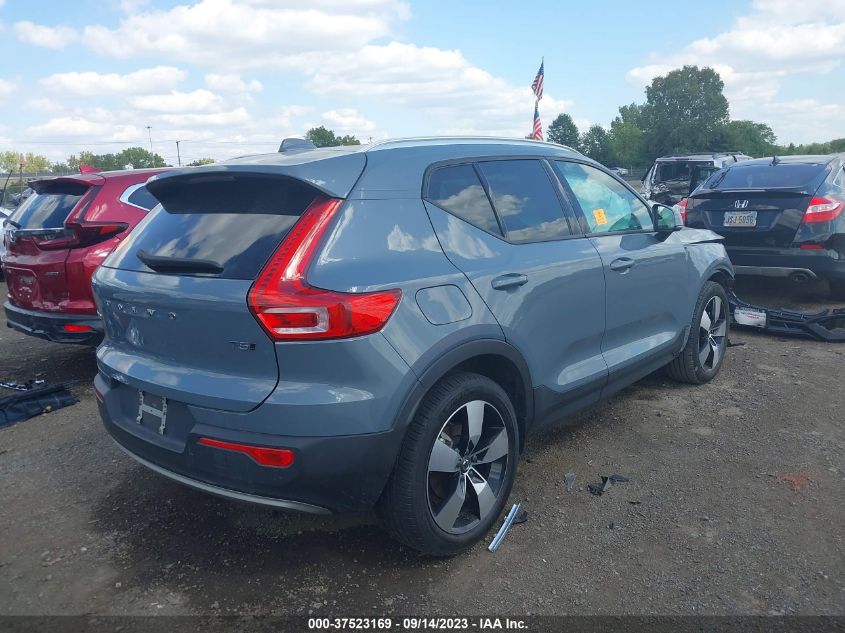 2020 VOLVO XC40 MOMENTUM YV4162UK2L2339391
