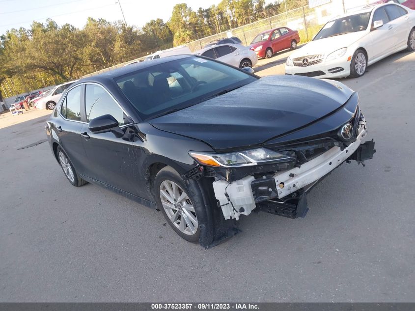 2022 TOYOTA CAMRY LE - 4T1C11AKXNU638011