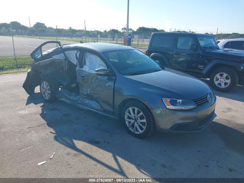 2013 VOLKSWAGEN JETTA SEDAN SE W/CONVENIENCE - 3VWDP7AJ5DM211014