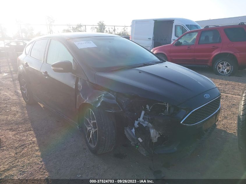 2015 FORD FOCUS SE - 1FADP3K24FL260458