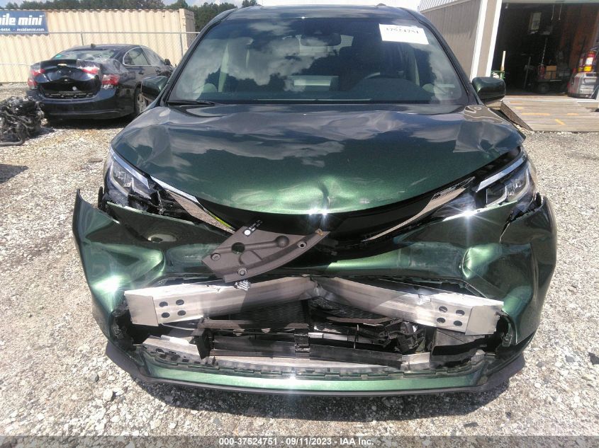 2022 TOYOTA SIENNA XLE - 5TDYRKEC9NS097467