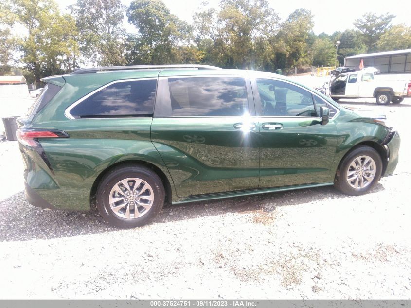 2022 TOYOTA SIENNA XLE - 5TDYRKEC9NS097467