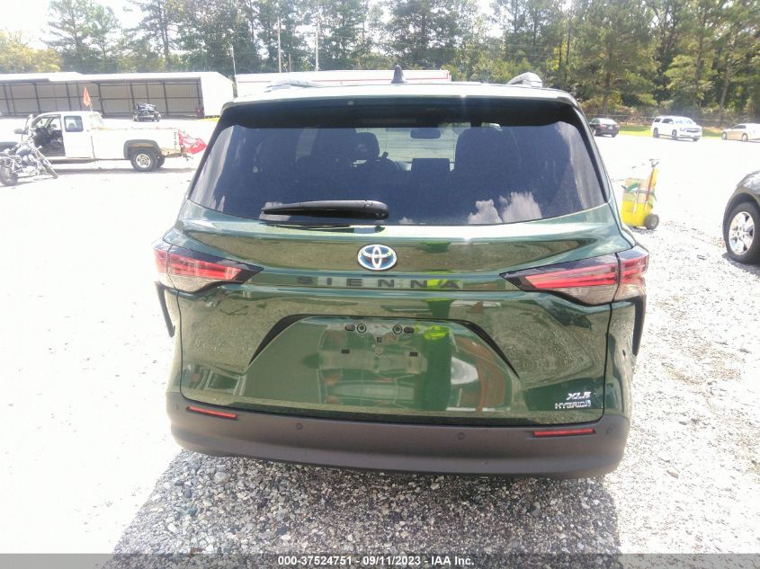2022 TOYOTA SIENNA XLE - 5TDYRKEC9NS097467
