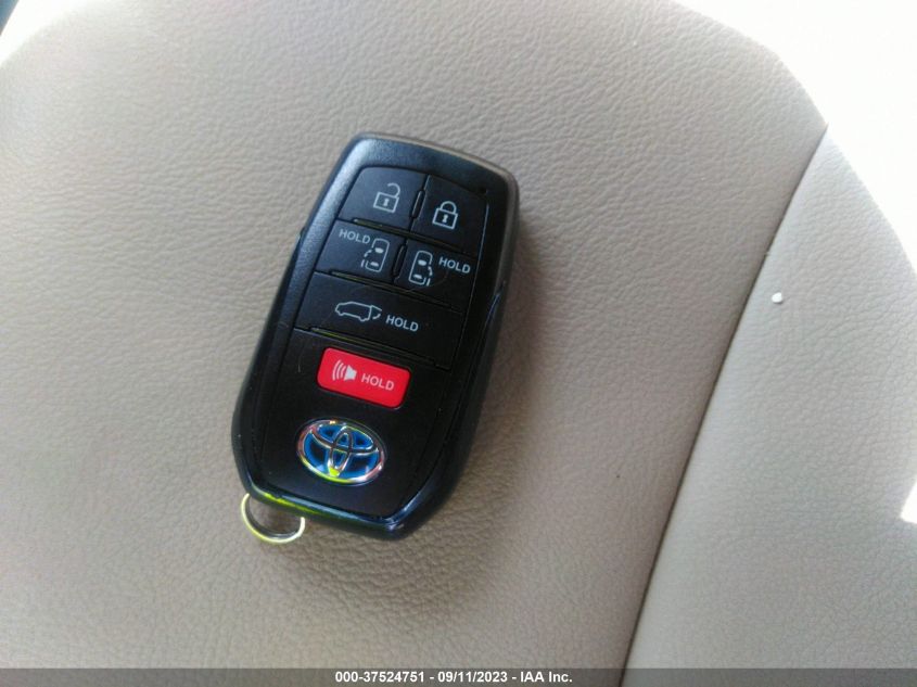 2022 TOYOTA SIENNA XLE - 5TDYRKEC9NS097467