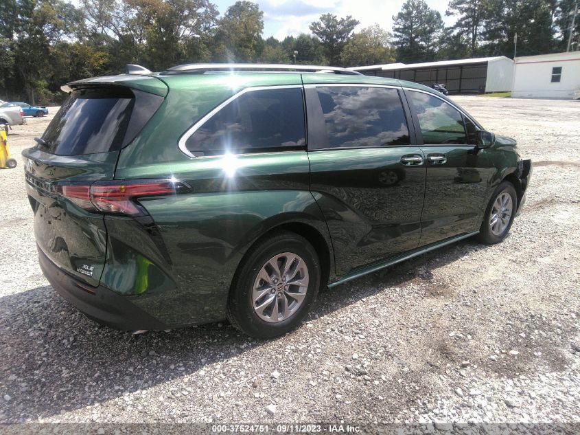 2022 TOYOTA SIENNA XLE - 5TDYRKEC9NS097467