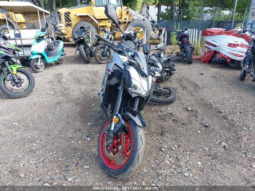 2019 KAWASAKI ZR900 - JKAZR2A18KA003025