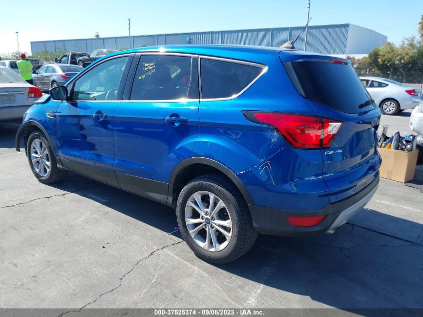 2019 FORD ESCAPE SE - 1FMCU0GDXKUA55251