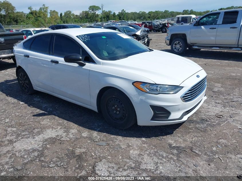 2019 FORD FUSION S - 3FA6P0G72KR165646