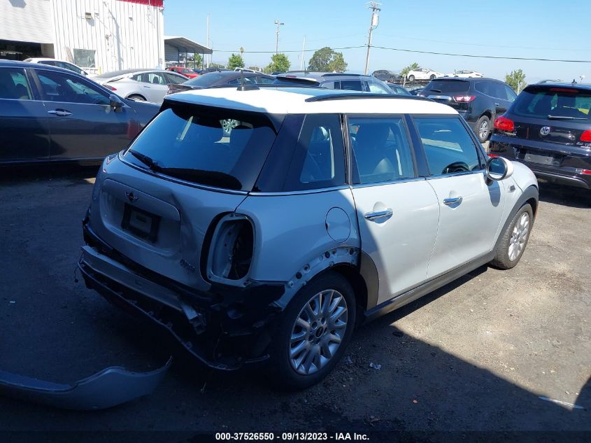 2015 MINI COOPER HARDTOP 4 DOOR WMWXS5C57FT833747