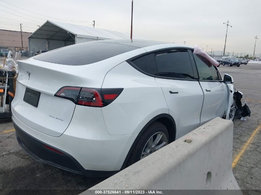 7SAYGDEE6PF802982 Tesla Model Y  4