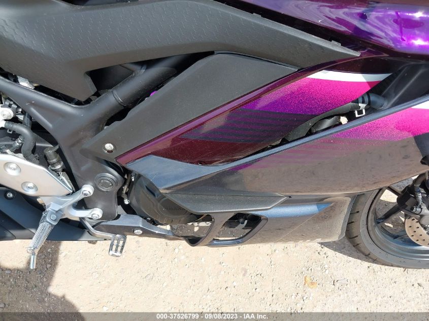 2023 YAMAHA YZFR3 A MH3RH18Y6PK011083