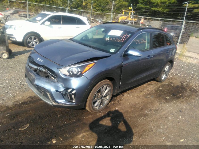 KNDCC3LC9N5546477 Kia Niro TOURING SE 2