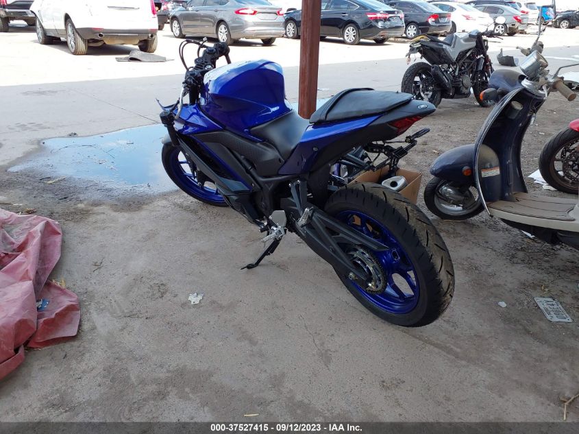2023 YAMAHA YZFR3 A MH3RH18Y1PK010682