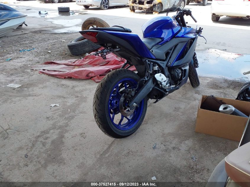 2023 YAMAHA YZFR3 A MH3RH18Y1PK010682
