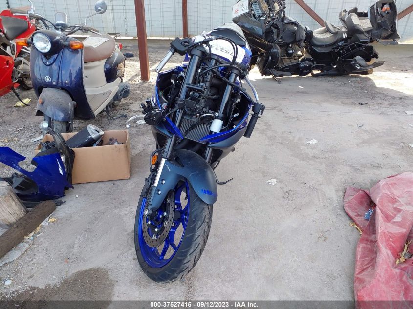 2023 YAMAHA YZFR3 A MH3RH18Y1PK010682