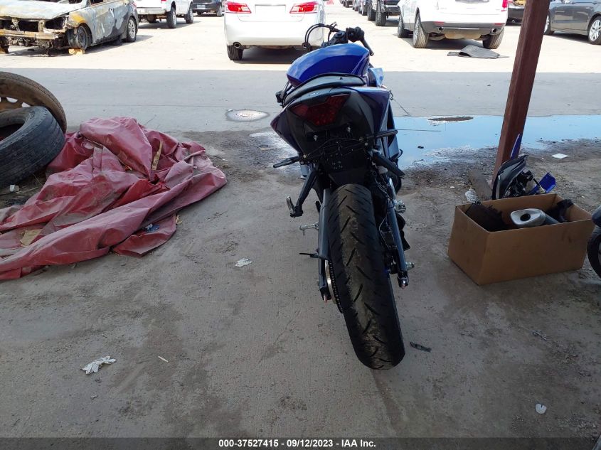 2023 YAMAHA YZFR3 A MH3RH18Y1PK010682