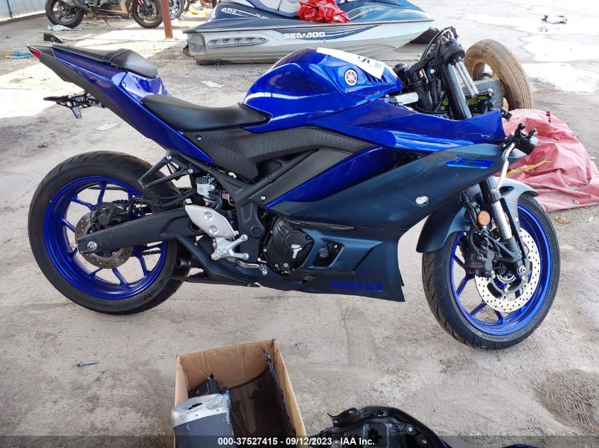 2023 YAMAHA YZFR3 A MH3RH18Y1PK010682