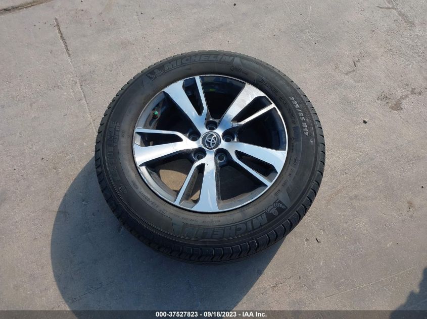 2017 TOYOTA RAV4 XLE - JTMWFREV7HD095212