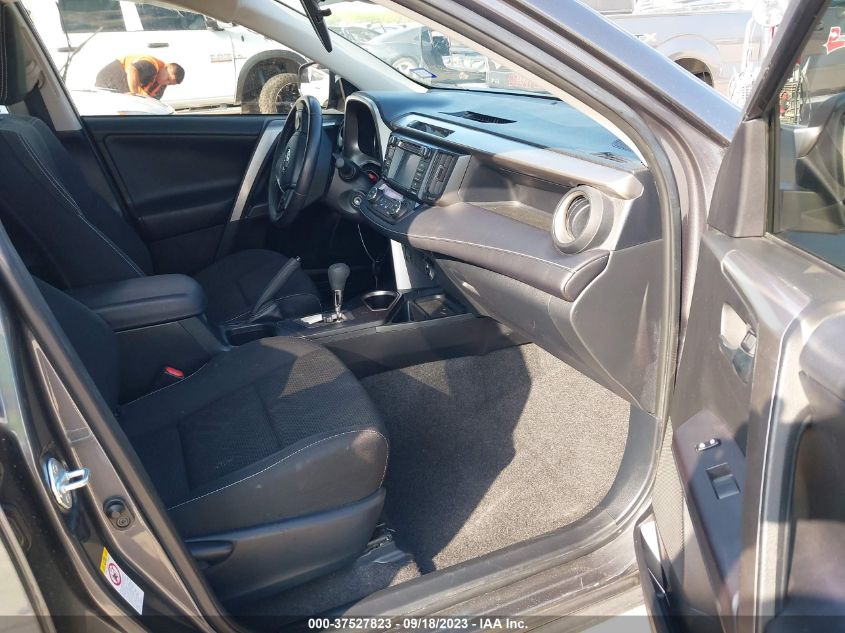 2017 TOYOTA RAV4 XLE - JTMWFREV7HD095212
