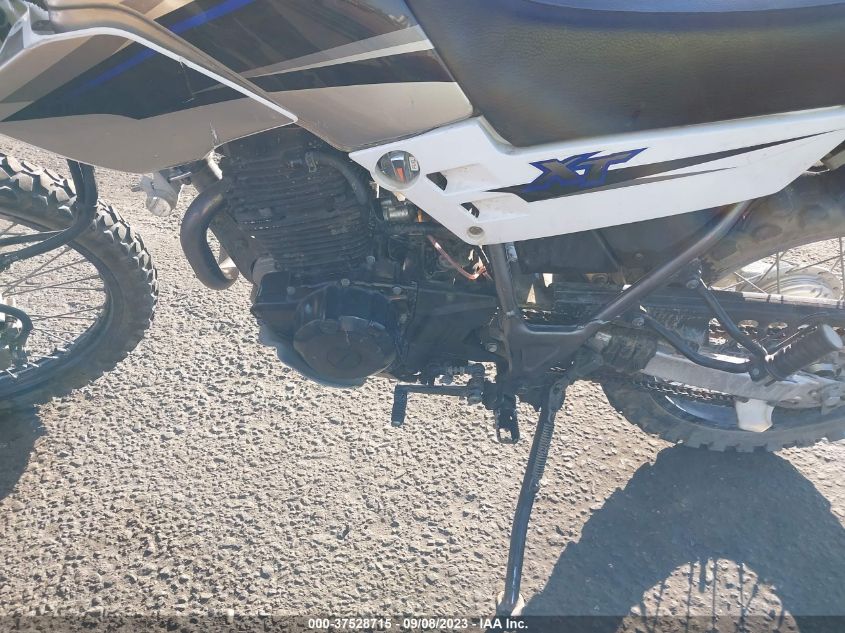 2004 YAMAHA XT225 JYA4BEE084A067930