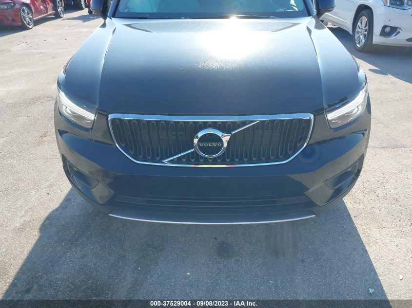 2021 VOLVO XC40 MOMENTUM YV4AC2HK1M2487603