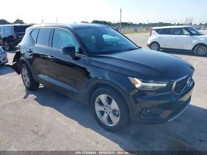 YV4AC2HK1M2487603 Volvo XC40 T4 MOMENTUM