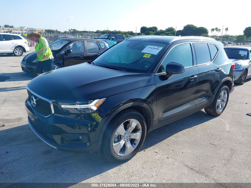 2021 VOLVO XC40 MOMENTUM YV4AC2HK1M2487603