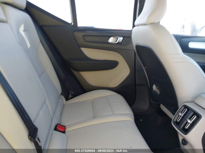 2021 VOLVO XC40 MOMENTUM YV4AC2HK1M2487603