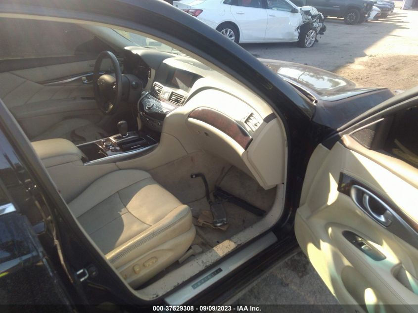 2018 INFINITI Q70L 3.7 LUXE JN1BY1PP1JM330169
