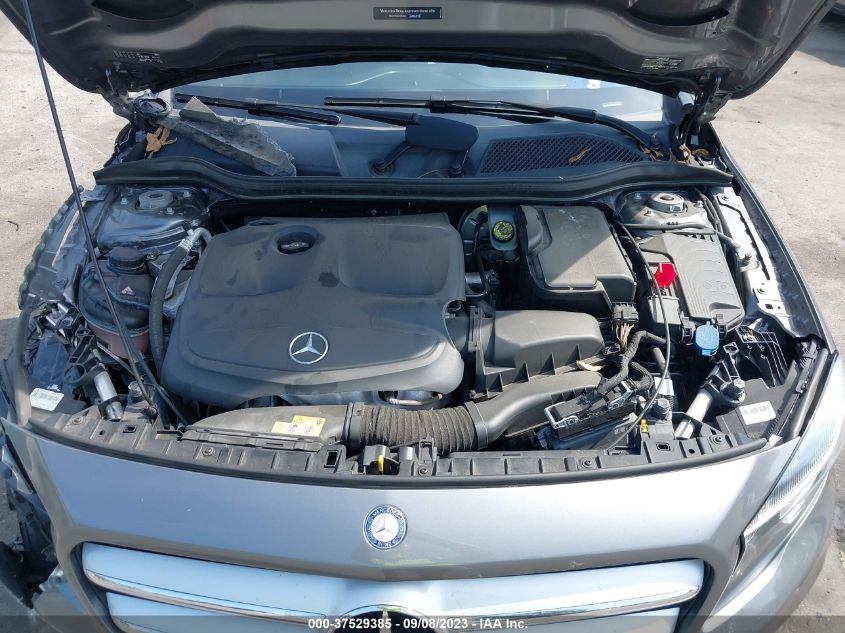 2017 MERCEDES-BENZ GLA 250 - WDCTG4GB6HJ310953