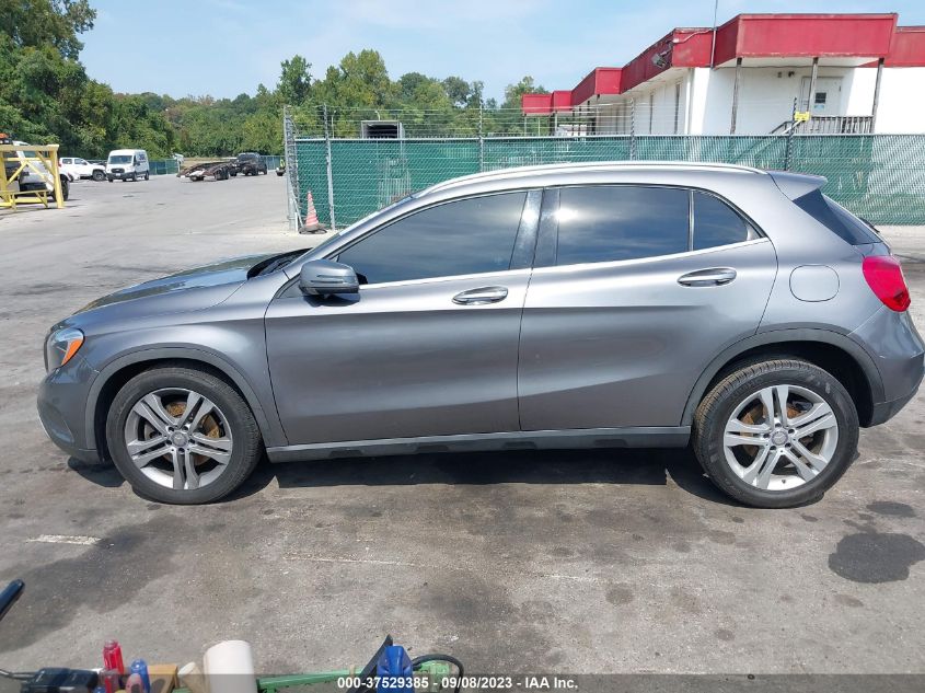 2017 MERCEDES-BENZ GLA 250 - WDCTG4GB6HJ310953