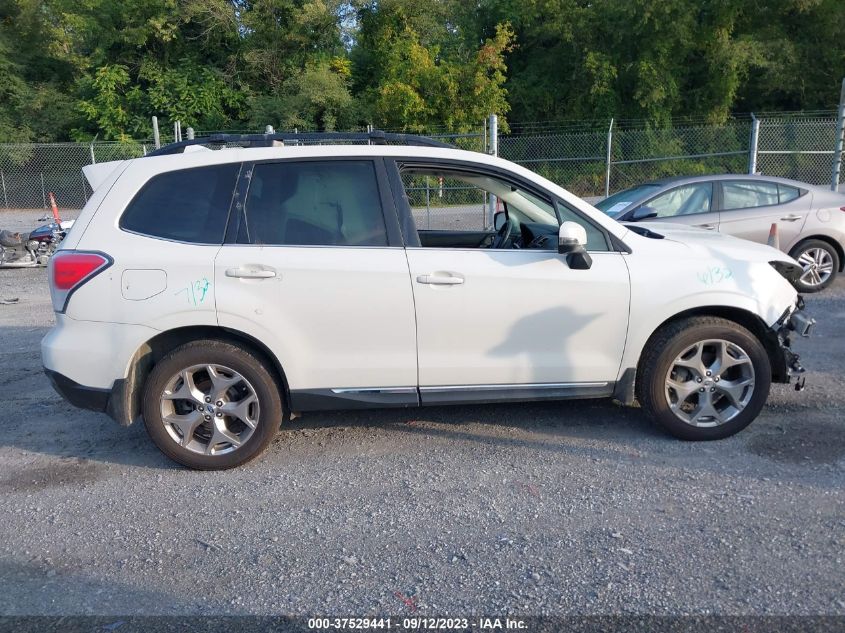 VIN JF2SJAWC6JH427555 2018 SUBARU FORESTER TOURING