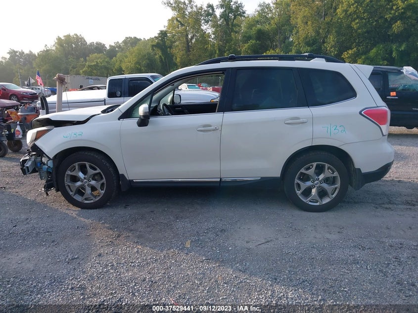VIN JF2SJAWC6JH427555 2018 SUBARU FORESTER TOURING