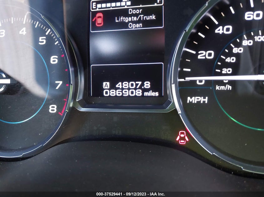 VIN JF2SJAWC6JH427555 2018 SUBARU FORESTER TOURING