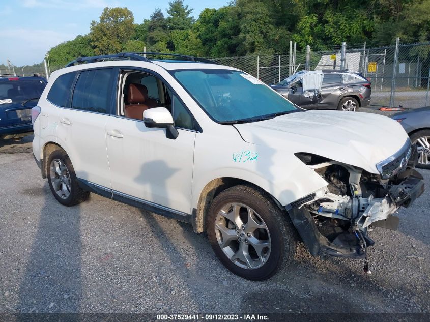 VIN JF2SJAWC6JH427555 2018 SUBARU FORESTER TOURING