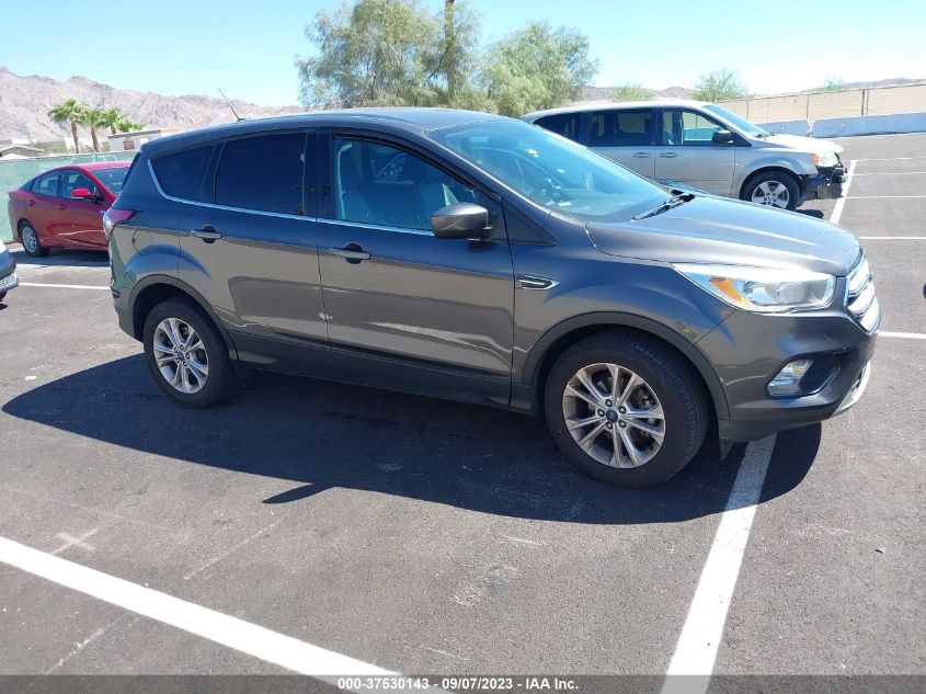 2017 FORD ESCAPE SE - 1FMCU0GD2HUC88193