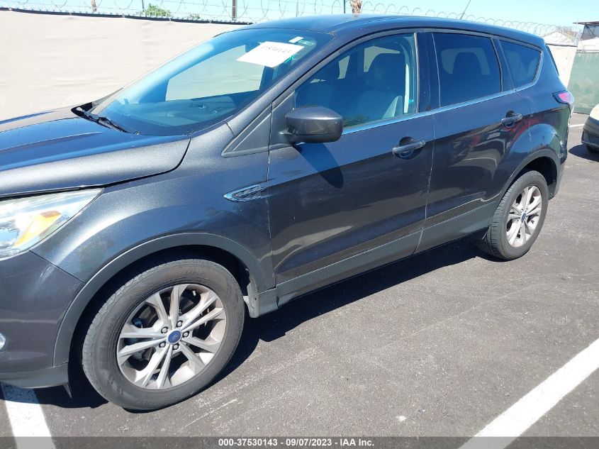 2017 FORD ESCAPE SE - 1FMCU0GD2HUC88193