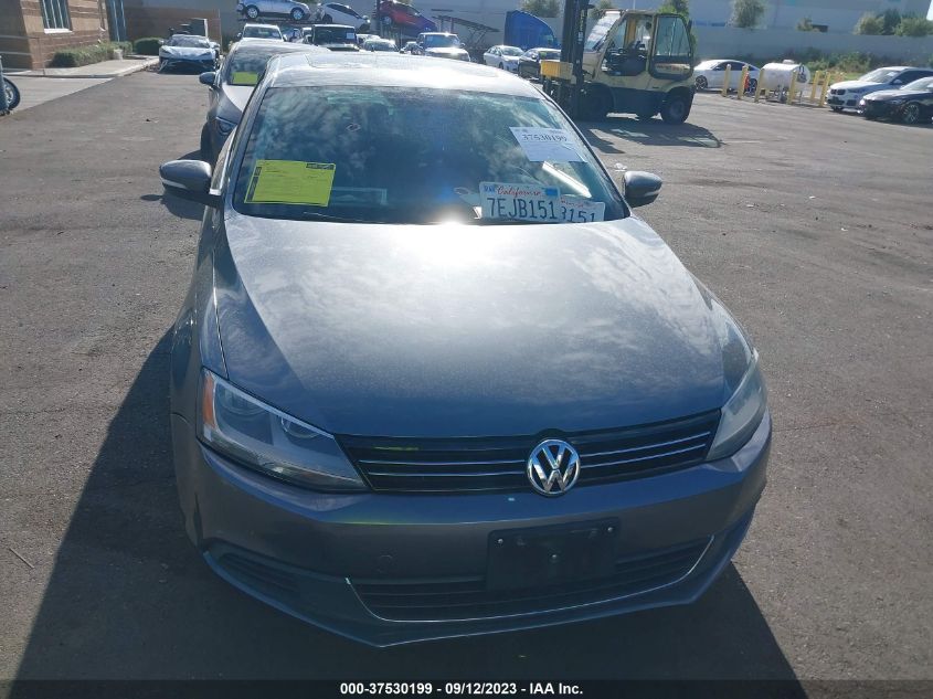 2013 VOLKSWAGEN JETTA SEDAN SE W/CONVENIENCE/SUNROOF - 3VWDP7AJ4DM440428