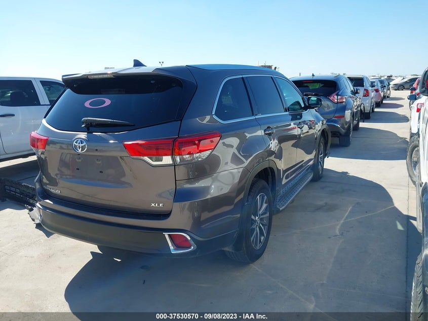 2018 TOYOTA HIGHLANDER SE/XLE VIN: 5TDKZRFH8JS546348