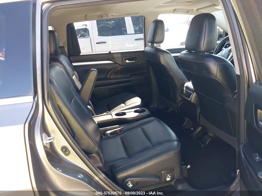 2018 TOYOTA HIGHLANDER SE/XLE VIN: 5TDKZRFH8JS546348