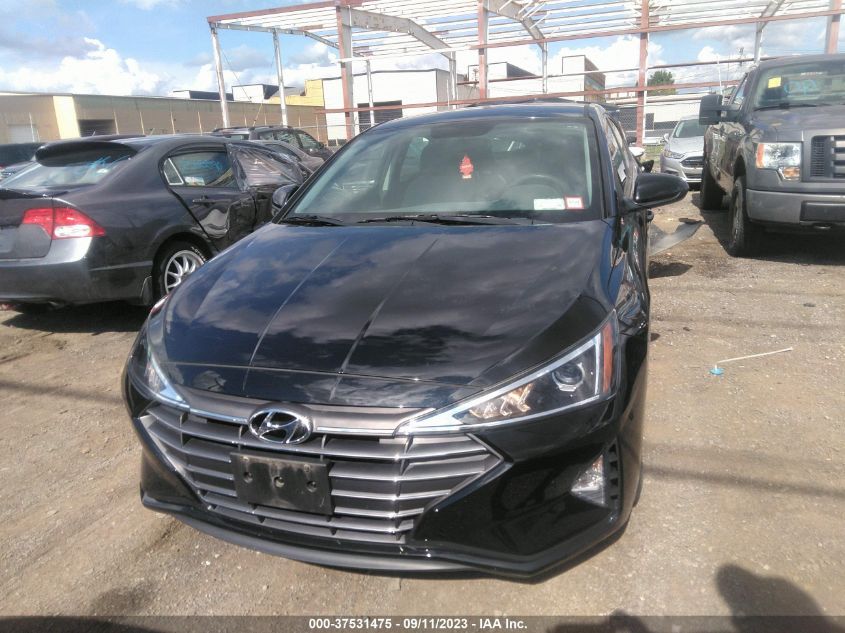 2019 HYUNDAI ELANTRA SE - 5NPD74LF5KH448972