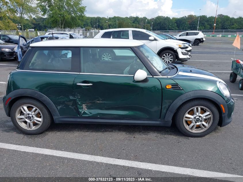 2013 MINI COOPER HARDTOP - WMWSU3C52DT548590
