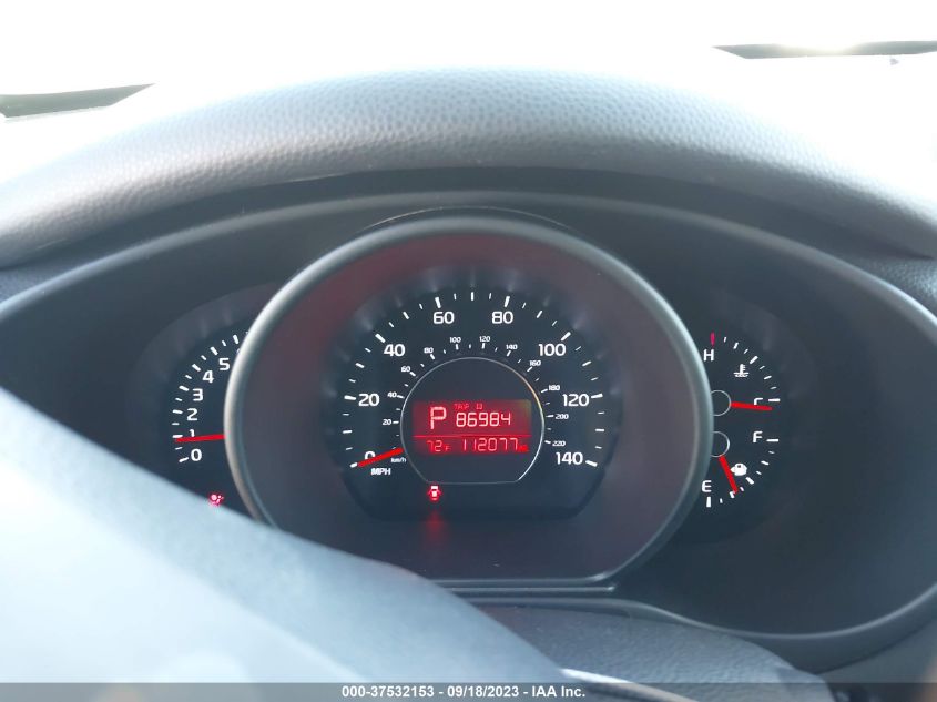 2016 KIA SOUL + - KNDJP3A50G7324384