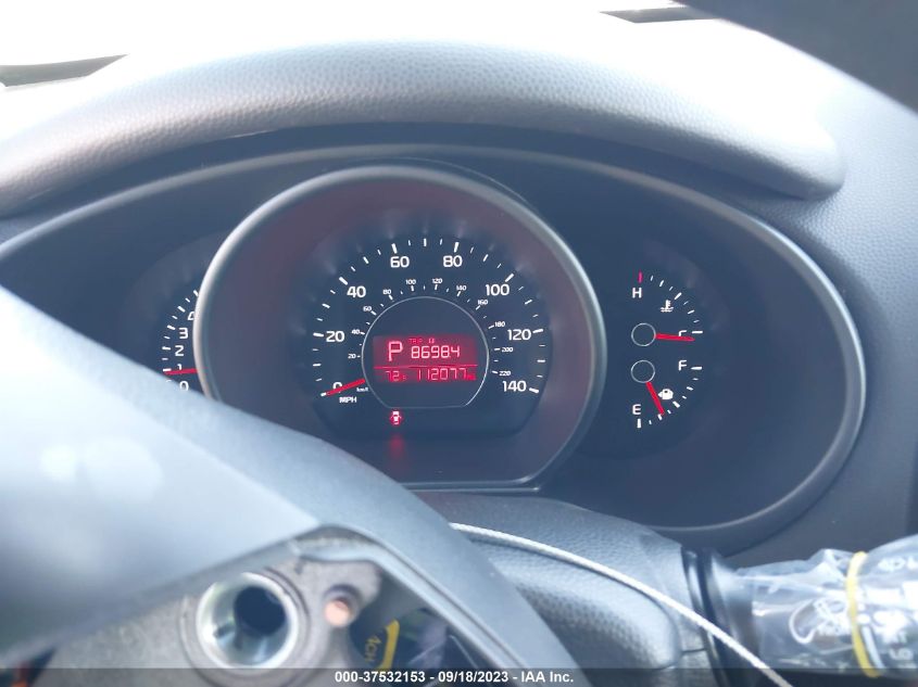 2016 KIA SOUL + - KNDJP3A50G7324384