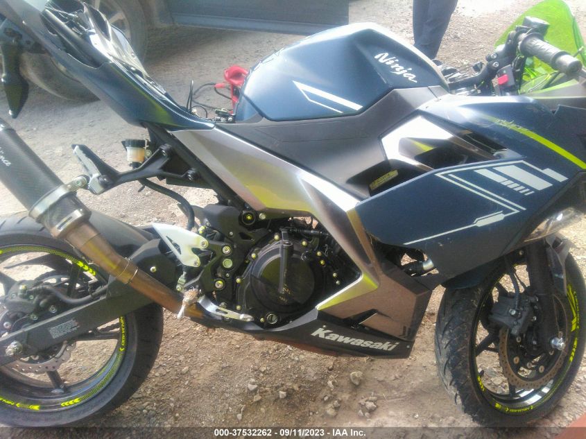 VIN JKAEXKG14NDAF8150 2022 KAWASAKI EX400