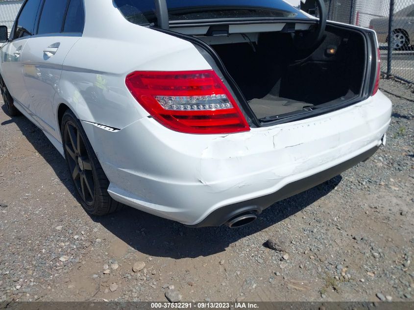 2014 MERCEDES-BENZ C-CLASS C 250 - WDDGF4HB5EG239512