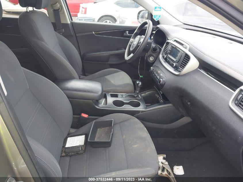 2016 KIA SORENTO LX - 5XYPGDA50GG178068