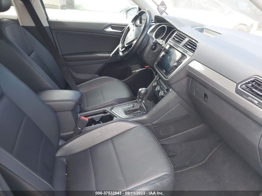 2018 VOLKSWAGEN TIGUAN SE/SEL - 3VV3B7AX1JM057884