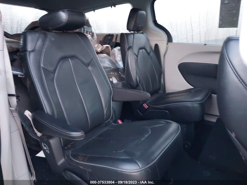 VIN 2C4RC1GG2JR320550 2018 CHRYSLER PACIFICA LIMITED