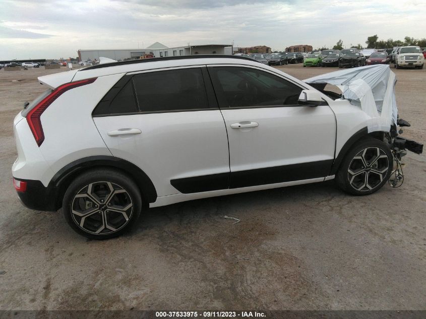 KNDCR3LE1P5049829 Kia Niro EX TOURING 14